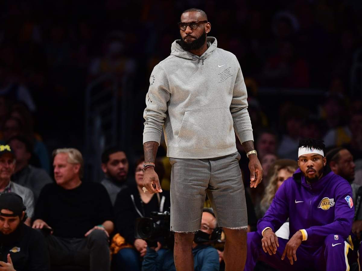 “He is bored out of his mind!” – LeBron James posts a video of a HUGE mountain Goat while providing an update about his return, fans react