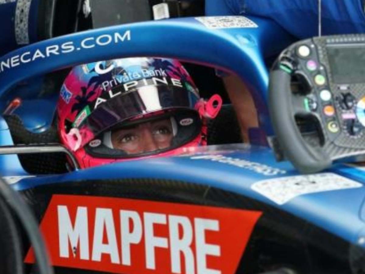How does an F1 steering wheel work?