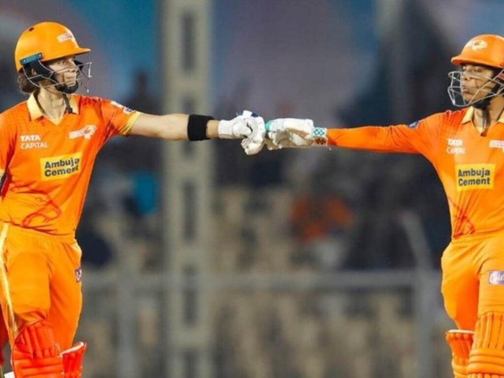 Twitteratis come up with hilarious reactions after Gujarat Giants post massive target vs RCB in do-or-die match