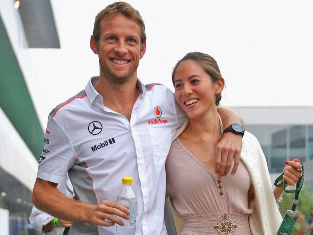 Jenson Button (L) and Jessica Michibata (R)