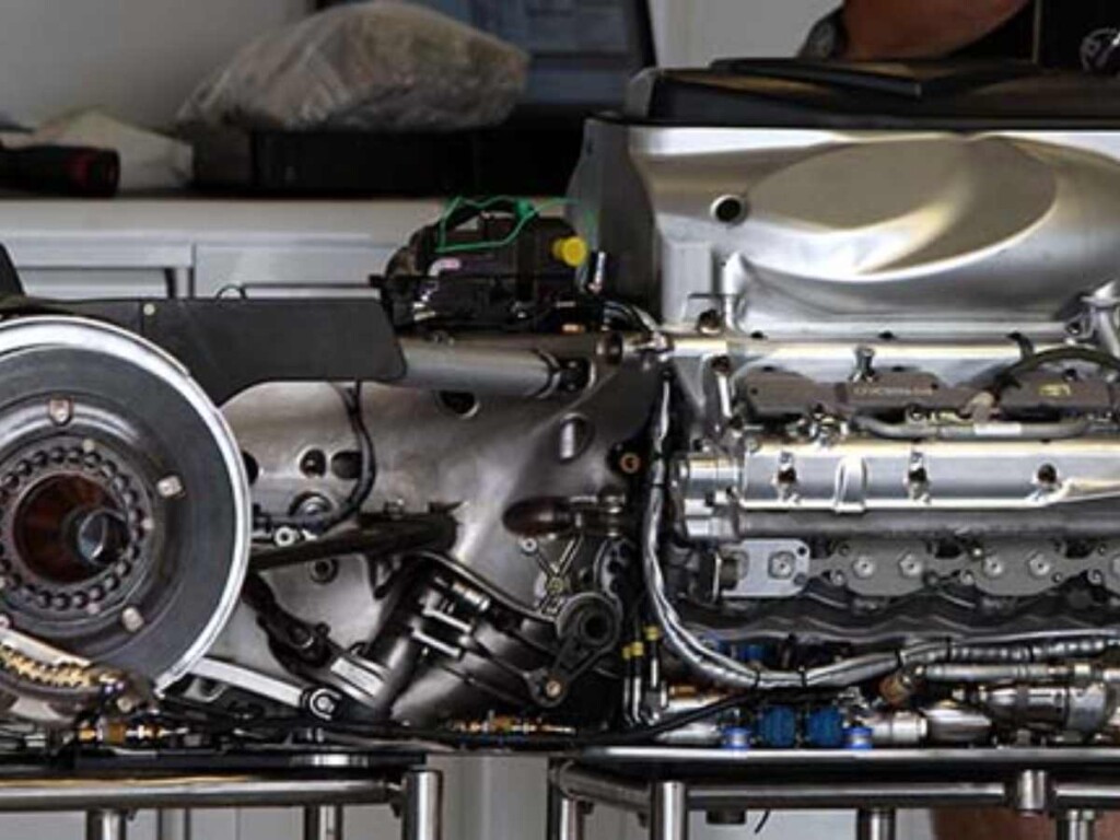 Modern F1 car's fuel system