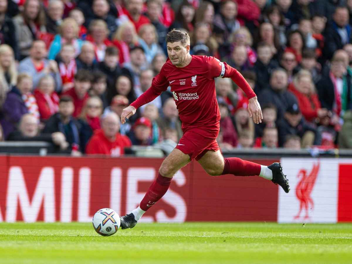 “He’d probably still get in Liverpool’s midfield”- Fans react as Steven Gerrard mocks Celtic fans after scoring penalty