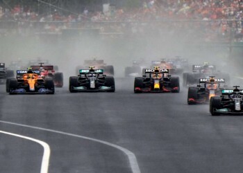 Cars starting a wet race