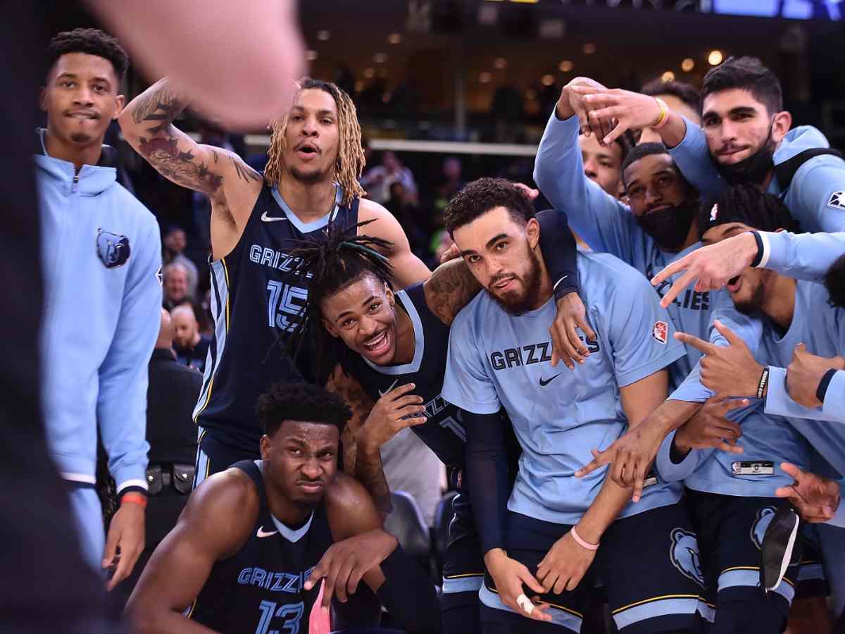 “I’d be embarrassed to be a fan of this team” – NBA fans mercilessly ROAST Grizzlies for bizarre pre-game dance routine