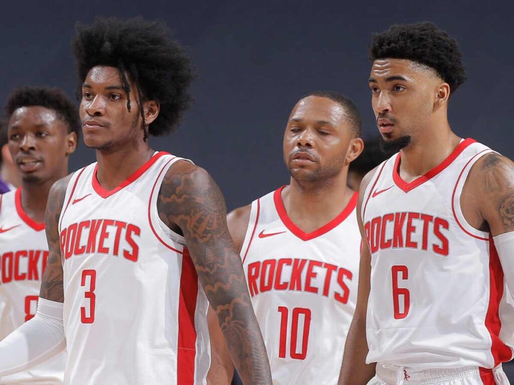 Top 5 Longest active playoff drought in NBA 2 IMG COM 20230331 0019 08 6821