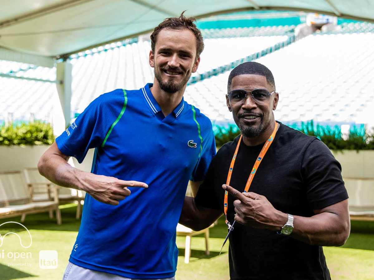 WATCH: “Who did the crowd go crazy for,” Daniil Medvedev has his fanboy moment with actor Jamie Foxx in Miami