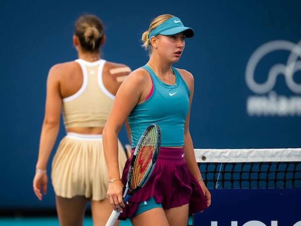 Marta Kostyuk walks off without acknowledging Anastasia Potapova