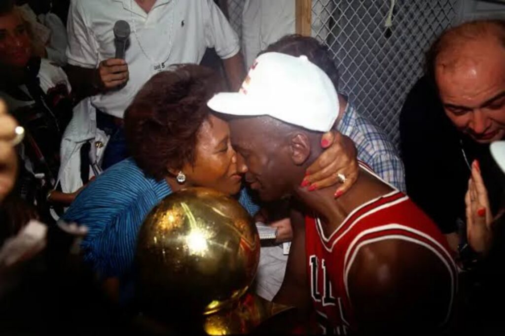 Michael Jordan and mother Deloris Jordan