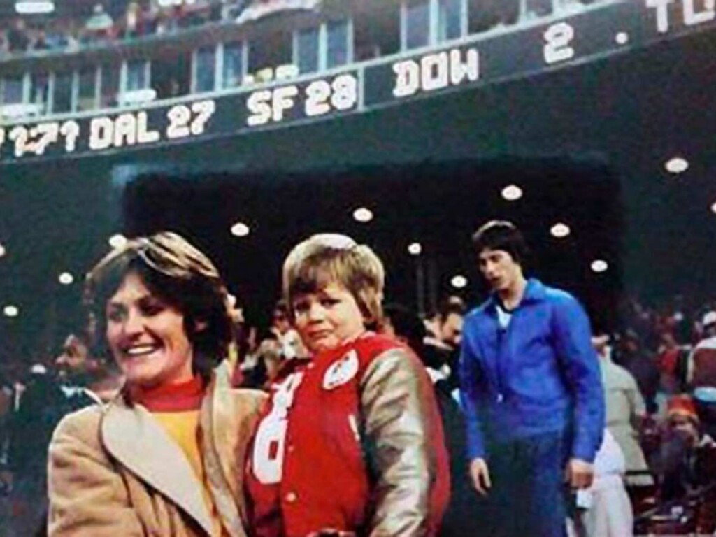 Tom Brady at Candlestick Park when he was 4-year-old (Image via CBS Sports)