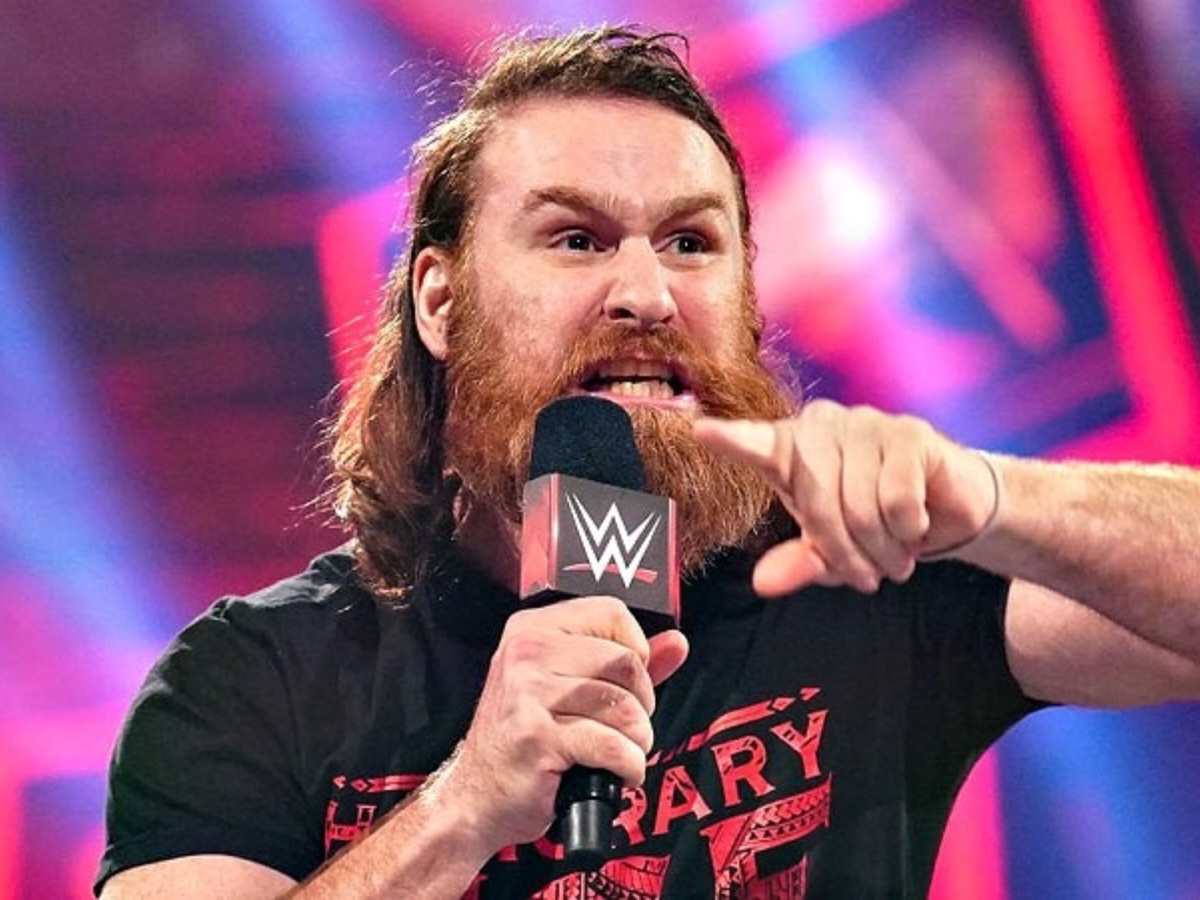 Sami Zayn warns the Bloodline with a Twitter message