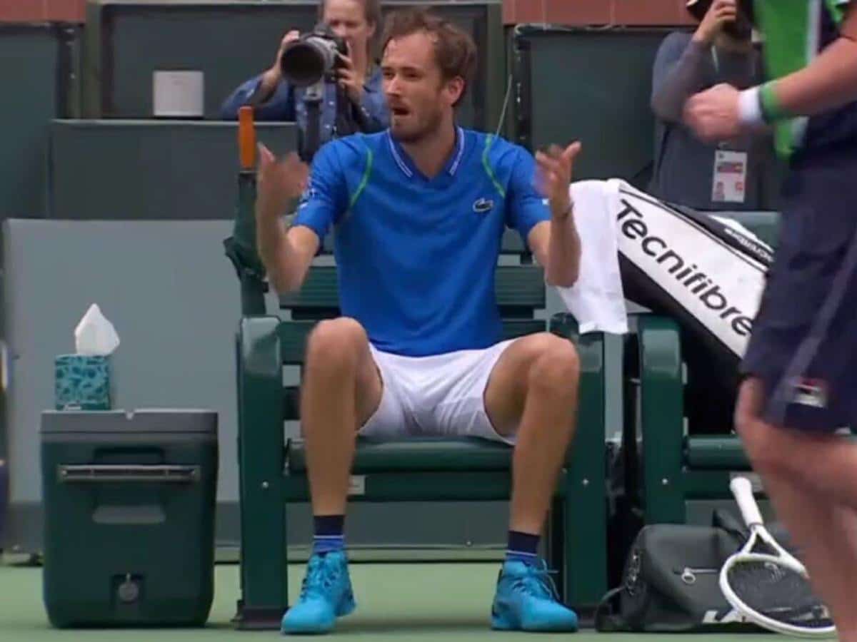 WATCH: “I’m a specialist,” Daniil Medvedev rants about ‘slow surface’ during clash against Alexander Zverev at Indian Wells