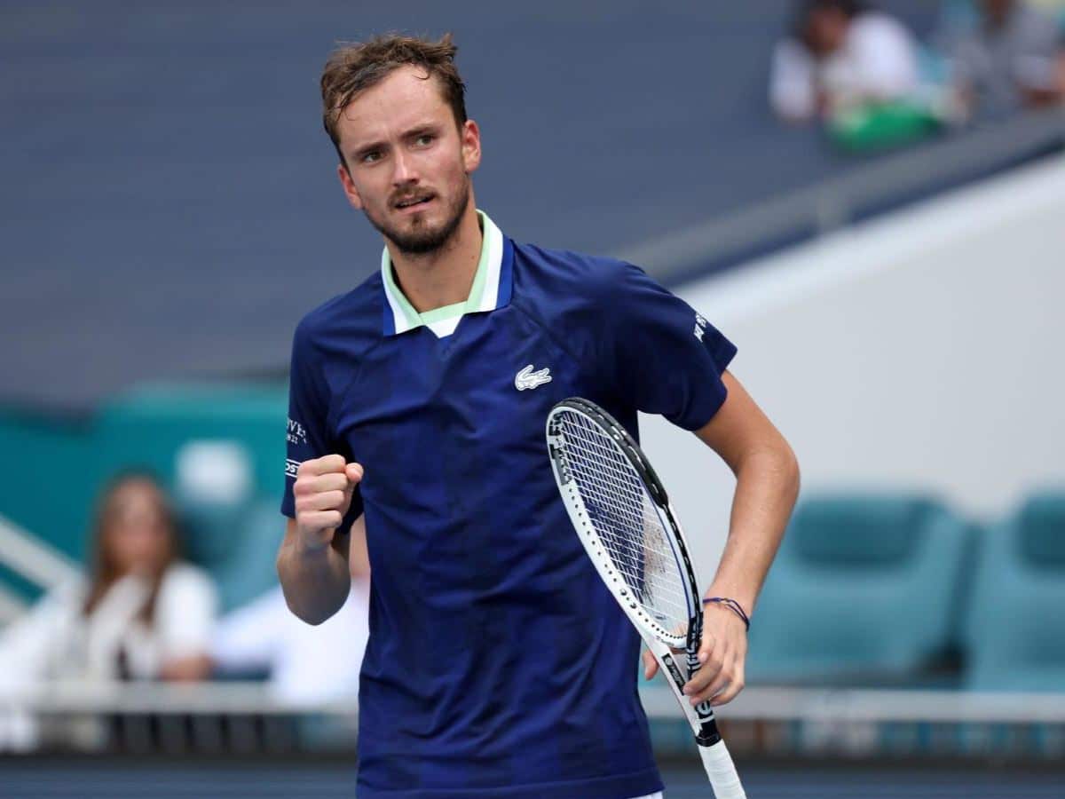 WATCH: “This shot was crazy,” Daniil Medvedev reacts to special overhead smash winner against Alexander Zverev at Indian Wells