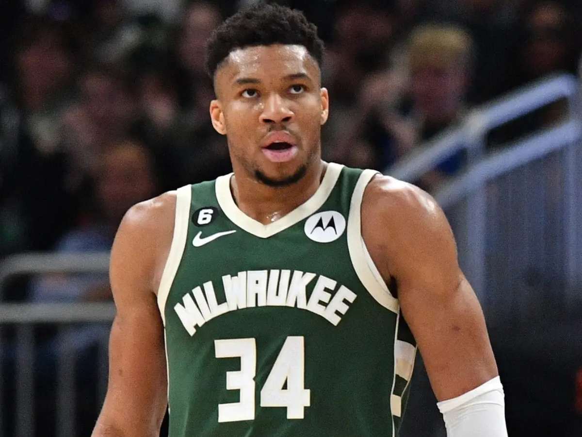 Is Giannis Antetokounmpo playing tonight against the Toronto Raptors?