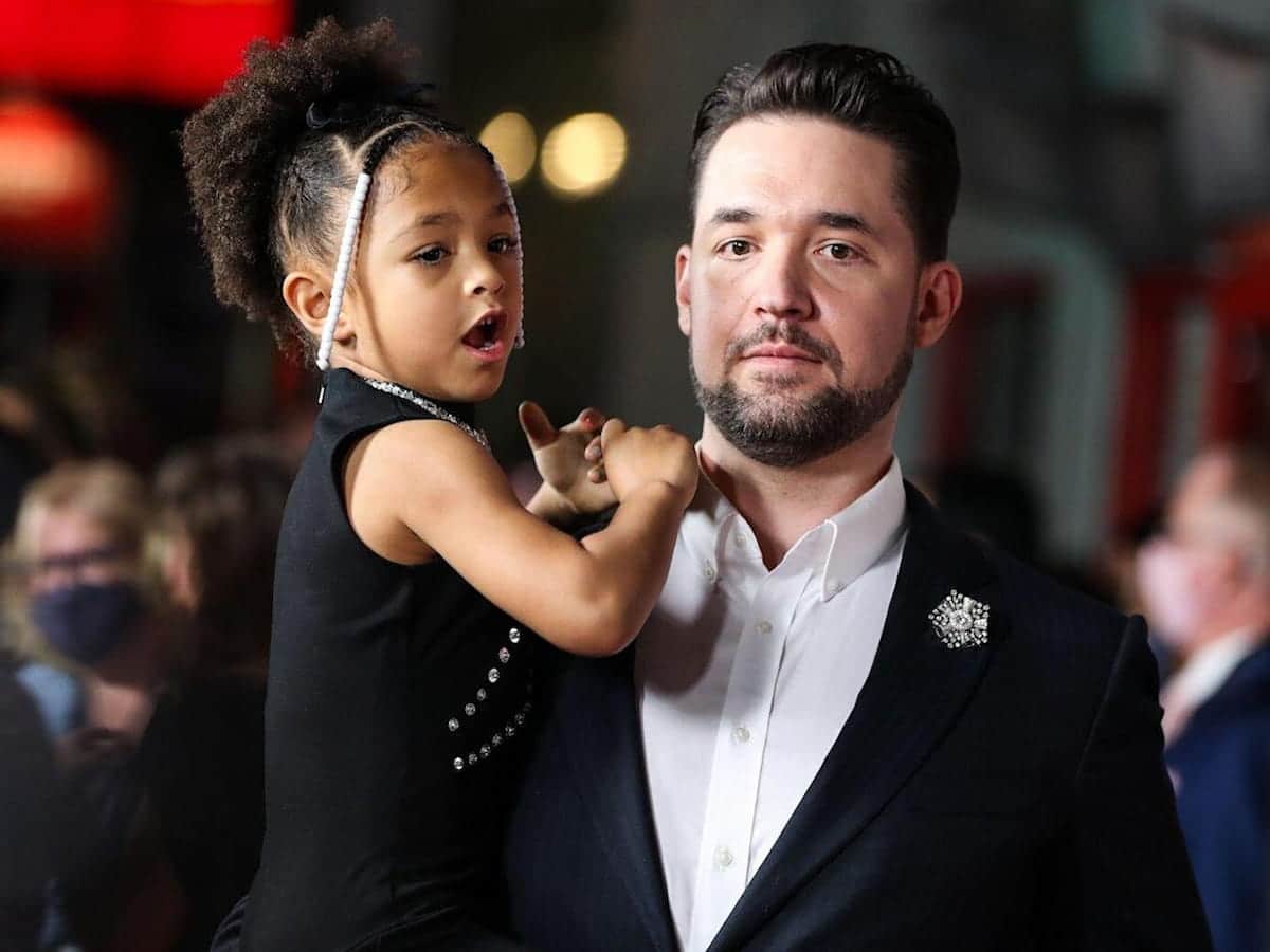 “New griddle, new learnings, always improving” : Fans react as Alexis Ohanian makes Crepes for daughter Olympia