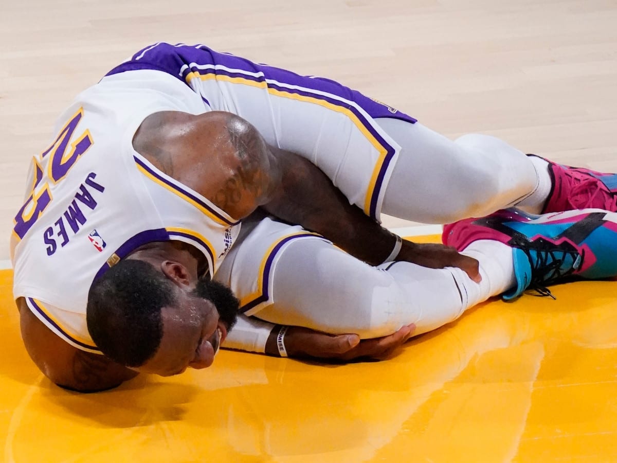 Official: LeBron James’ right foot ailment is slated to be reevaluated in two weeks