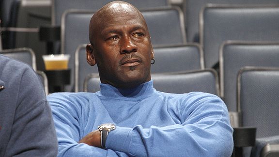 “Never seen him more drunk in my life” – Waiter shed light on Michael Jordan’s depressed drinking after getting fired from Wizards and refusal to tip 