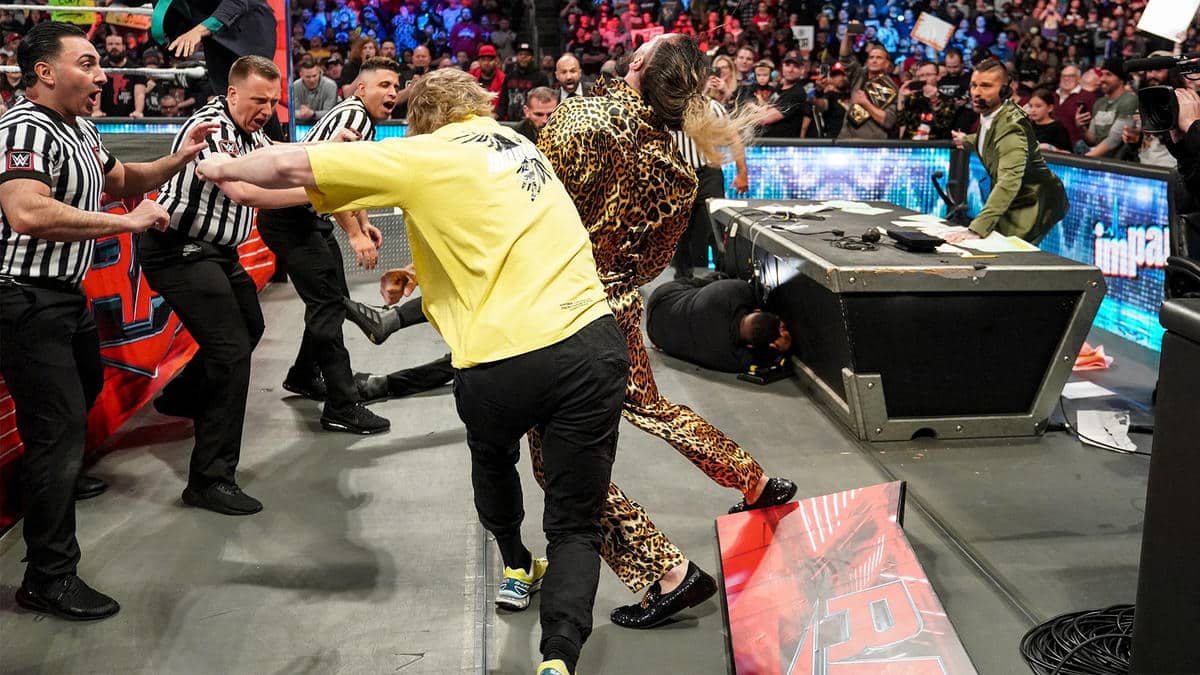 “No Chin!” Logan Paul makes fun of former WWE Champion after he knocked him out again at RAW