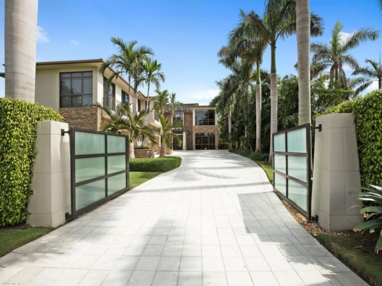 Where does Rory McIlroy live? All houses owned by Rory McIlroy