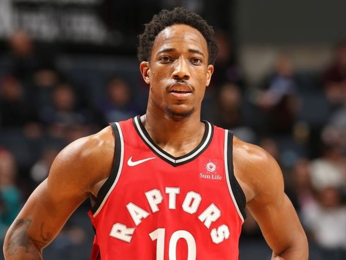 DeMar DeRozan argues 