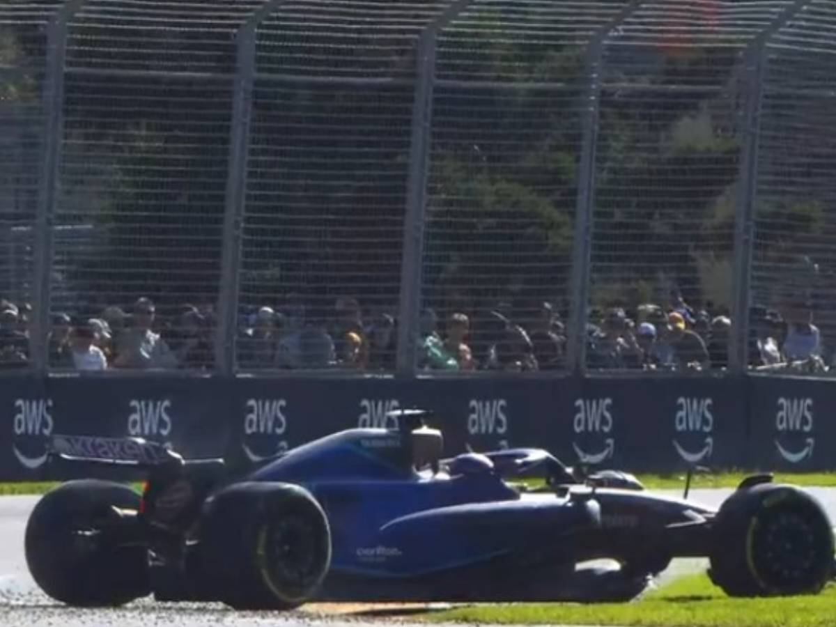 F1 Australian GP: “Doing his best Latifi impression” – Fans react as Alex Albon bins it into the wall while running P6