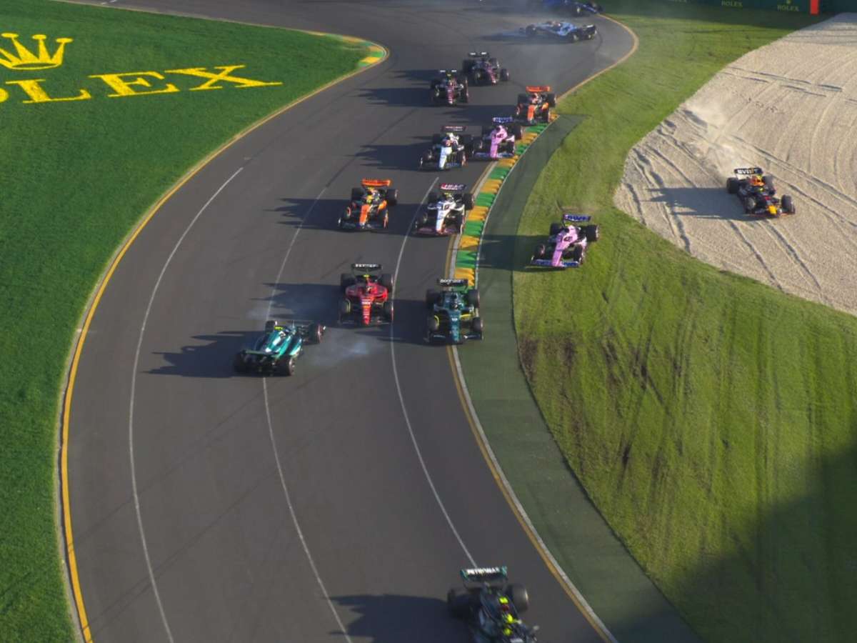 F1 Australian GP- WATCH: ” Most Useless and stupid red flag” Turn one carnage ensues on bonkers second safety car restart at Melbourne