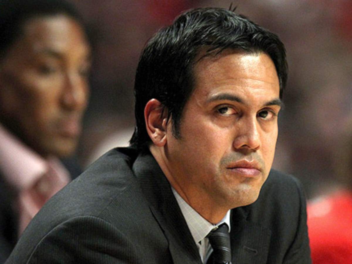 “The Heat are an unserious franchise” – NBA fans BAFFLED by Erik Spoelstra’s bizarre motivational method feat. Snoop Dogg, 50 Cent and Eminem