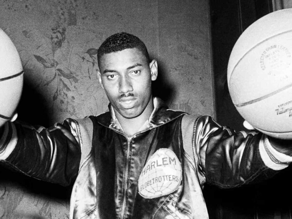 Broadcast of basketball legend Wilt Chamberlain's 100-point game to be  preserved in Library of Congress thanks to Springfield native 