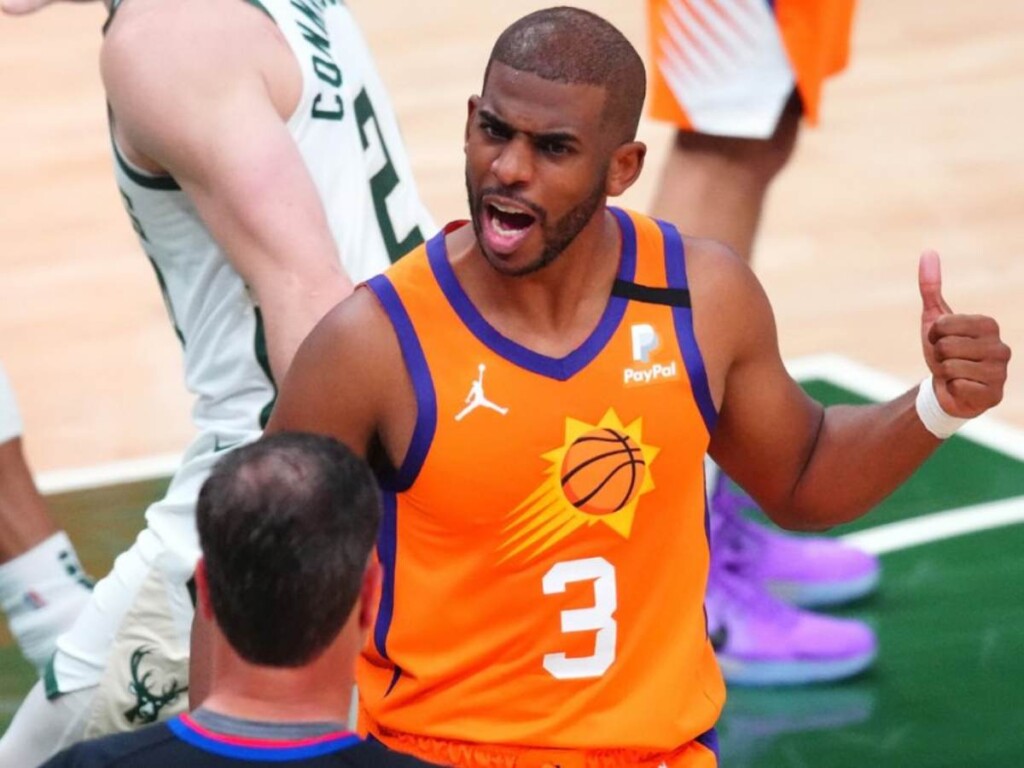 Chris Paul arguing with Scott Foster (Image via Twitter)