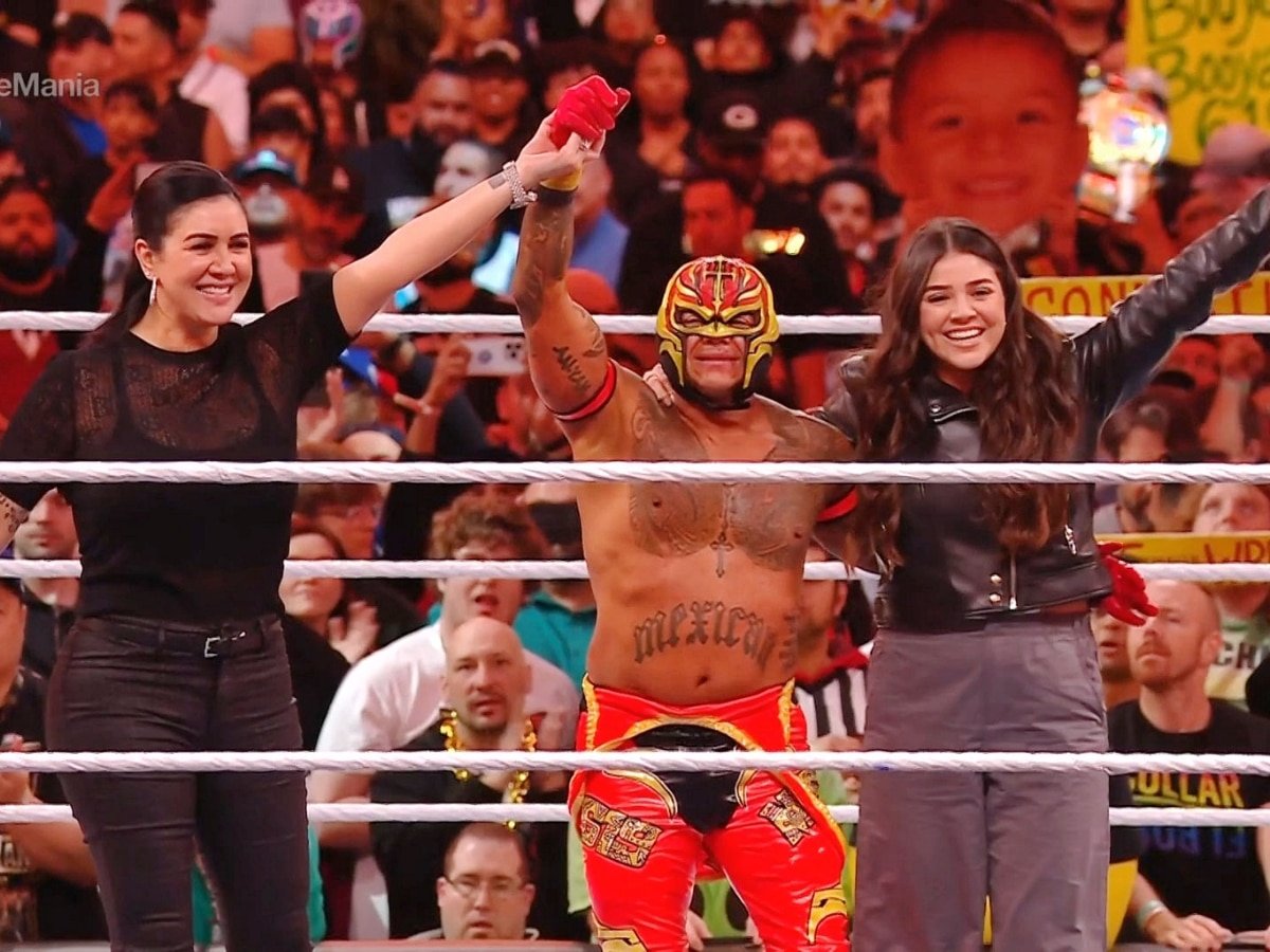 “What a story,” Fans go bonkers as Rey Mysterio puts an exclamation point on Dominik at WrestleMania 39