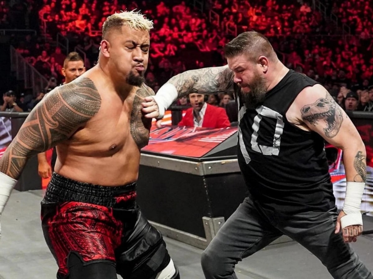 Watch: Solo Sikoa and Kevin Owens hilariously throw flip-flops at each other on Raw