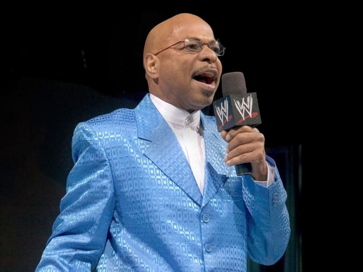 “That’s money right there!” Teddy Long believes former women’s champion ‘doesn’t show interest in professional wrestling’ and is better suited to face Brock Lesnar 