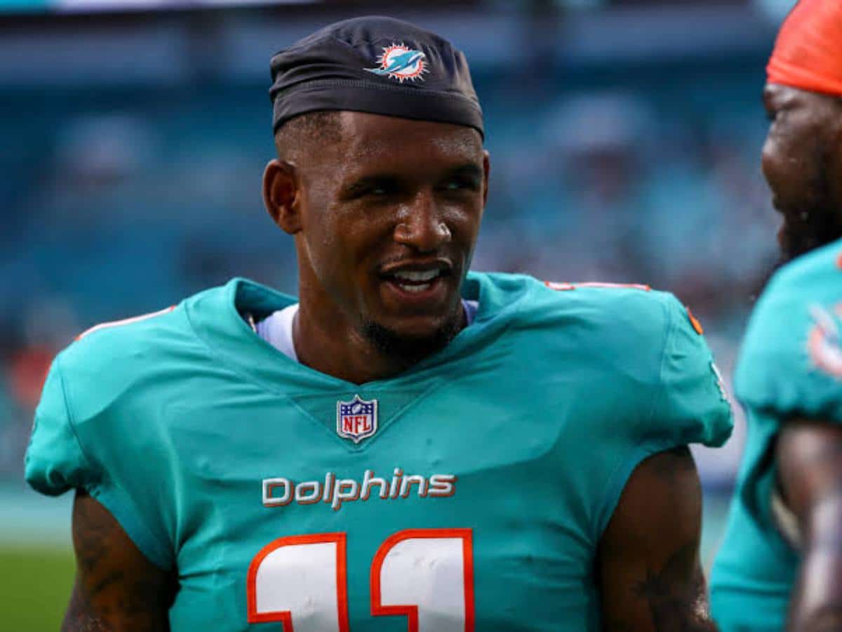 “Completely overpaid for him,” NFL Twitter trolls Miami Dolphins for reportedly wanting to trade WR Cedrick Wilson