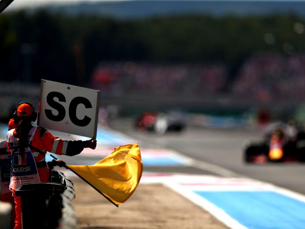 Yellow flag waving in F1