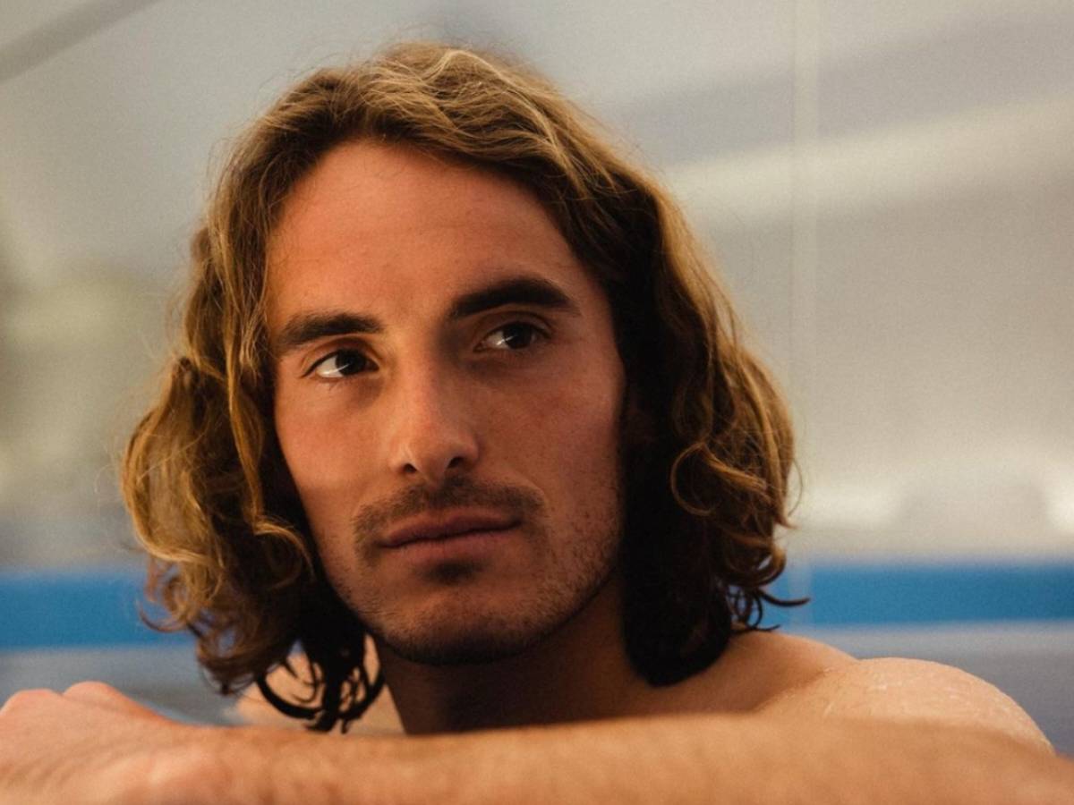 “You were born to use it for Roland Garros,” Stefanos Tsitsipas asked to play in ‘pink barbie’ racket by fans over his latest tweet