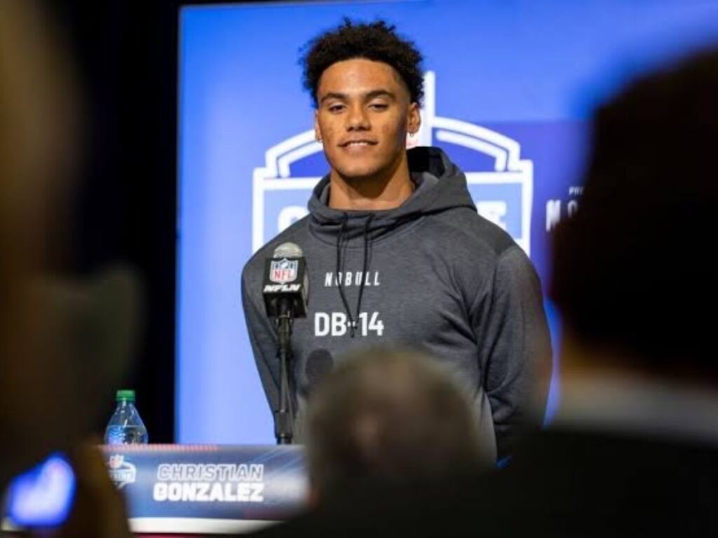 Who is Christian Gonzalez's girlfriend? 4 IMG COM 20230407 2341 31 4291