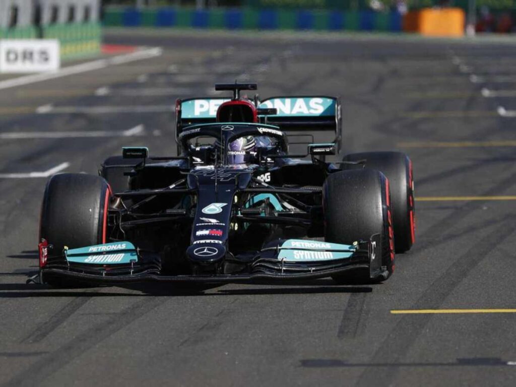 Lewis Hamilton single man restart, 2021