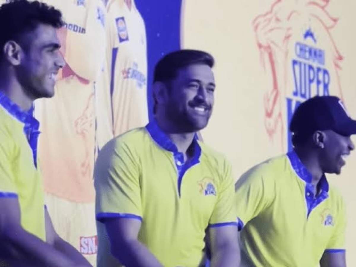 WATCH: MS Dhoni pokes fun at Rajvardhan Hangargekar for his no balls