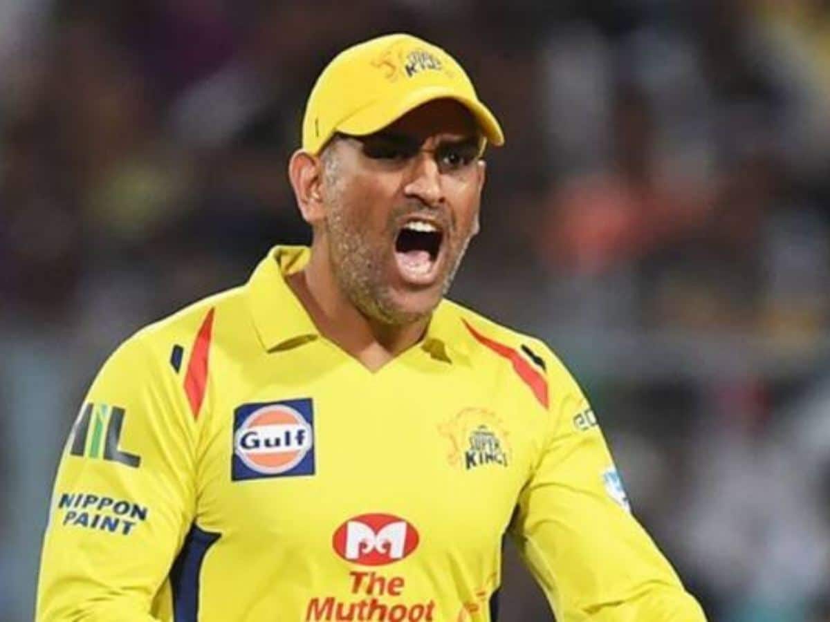 WATCH: Unseen footage of MS Dhoni losing his cool during RCB vs CSK goes viral