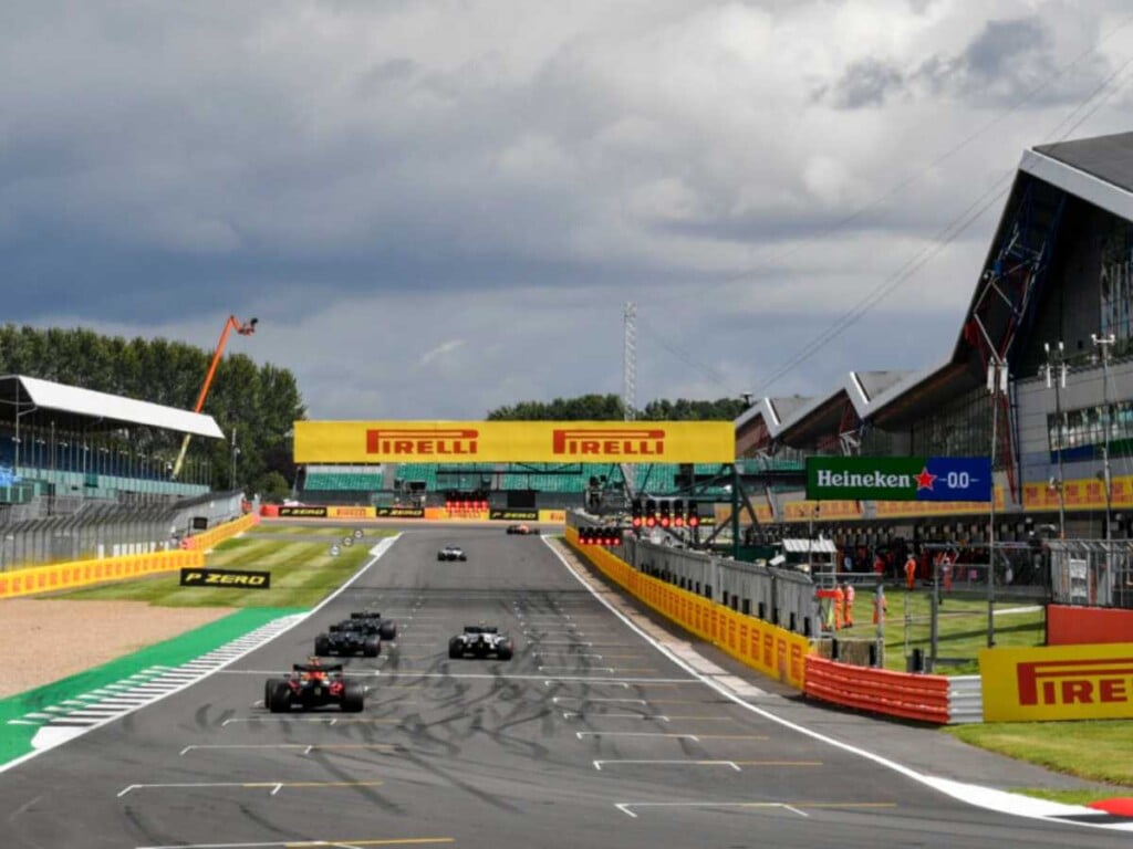 Cars queuing up for the British Grand Prix, the oldest f1 GP