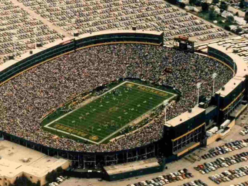 4- Lambeau Field (Green Bay Packers)