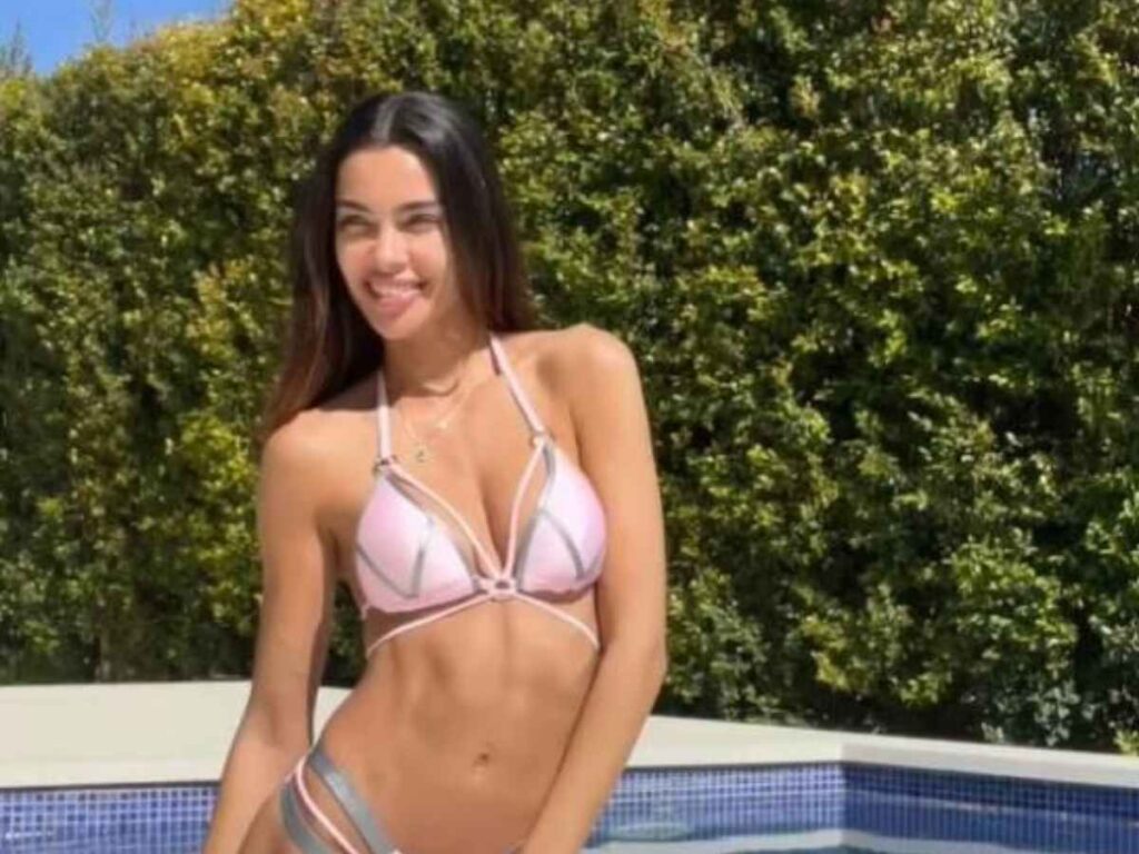 Joana Sanz stuns fans with her new look in bikini