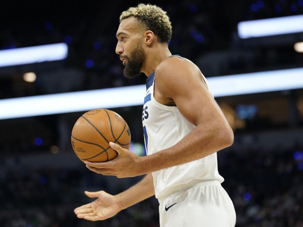 “That liquor in Cancun really hitting” – Rudy Gobert’s BOLD CLAIM gets promptly dismissed by NBA Twitter 1 Rudy Gobert (Credits: AP News)