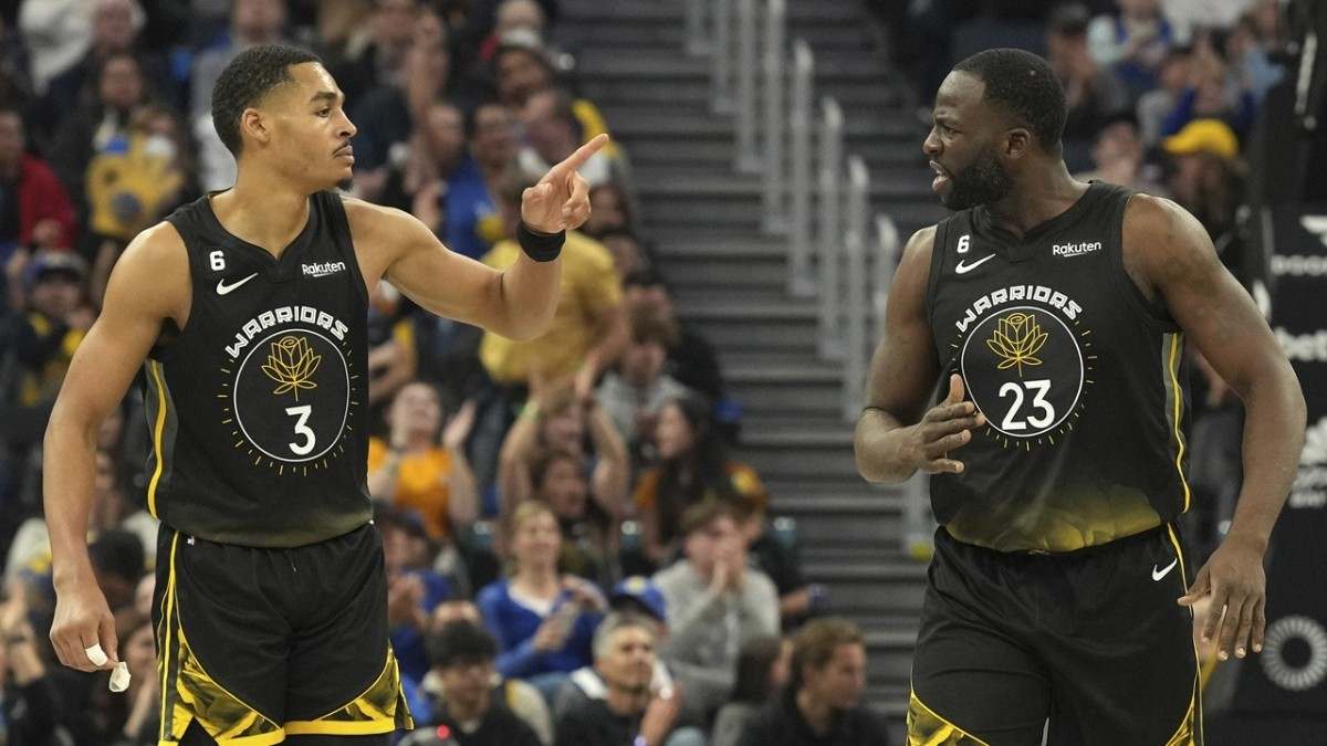 WATCH: Frustrated Jordan Poole in NO MOOD for pep talk from Draymond Green, shrugs away after Game 6 loss