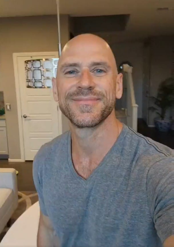 “I know when things are hard,” Johnny Sins has a hilarious motivational speech for DSG roster for their upcoming Valorant Challengers League matches