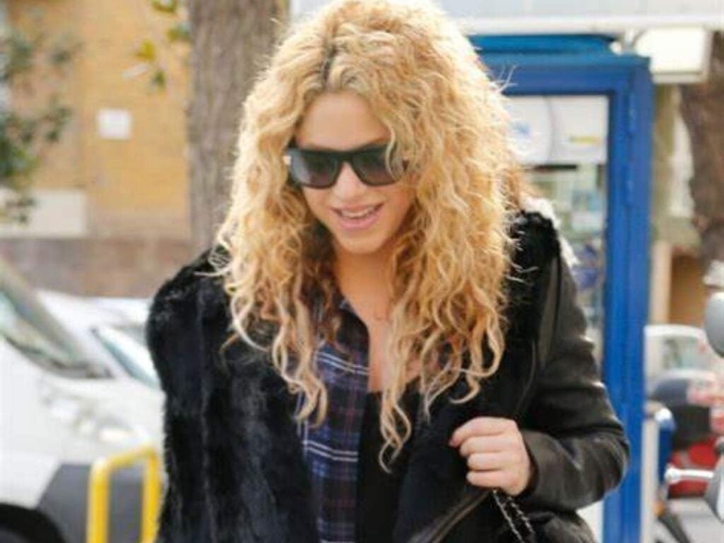 Shakira reportedly hunting house in Miami