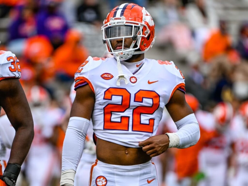 Trenton Simpson 2023 NFL Draft No.1 linebacker prospect in the 2023 NFL Draft Clemson