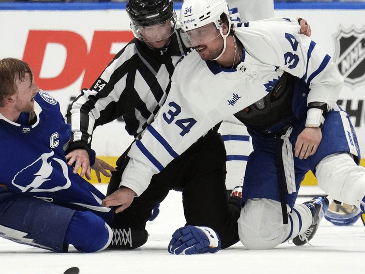 WATCH: Chaos befalls Leafs vs. Bolts game as Auston Matthews WRESTLES Steven Stamkos in Game 3, Twitter reacts