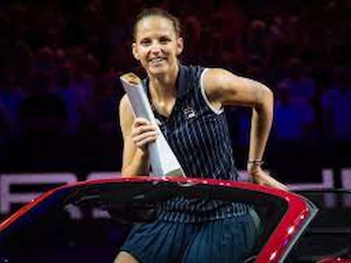 Karolina Pliskova says no one likes playing against Iga Switaek on clay ahead of quarterfinal battle at Stuttgart Open