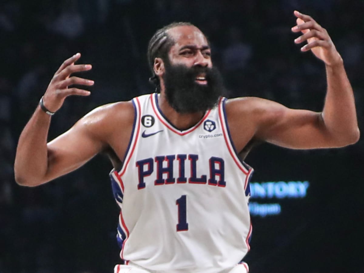 “Disgraceful” – NBA Twitter SLAMS James Harden for ELBOWING Royce O’Neale and poor performances