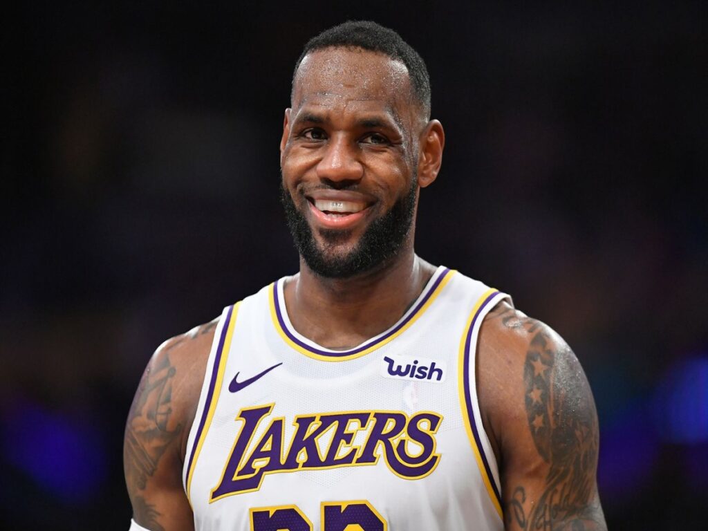 Is LeBron James playing tonight against the Phoenix Suns? (7th April, 2023) 1 lebron james